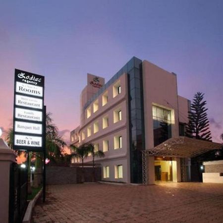 Hotel Zodiac Regency 콜람 외부 사진