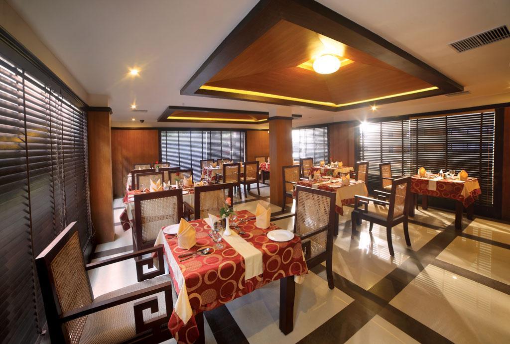 Hotel Zodiac Regency 콜람 외부 사진