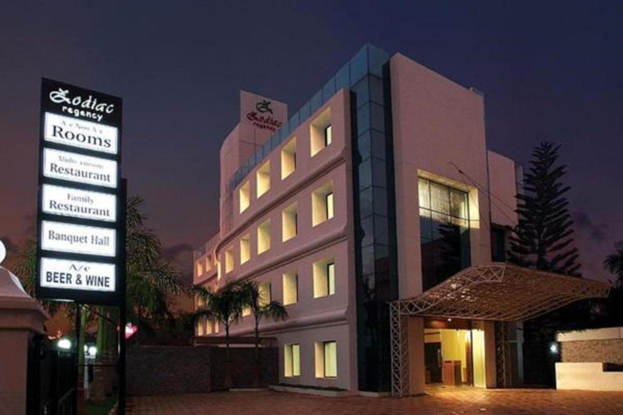 Hotel Zodiac Regency 콜람 외부 사진