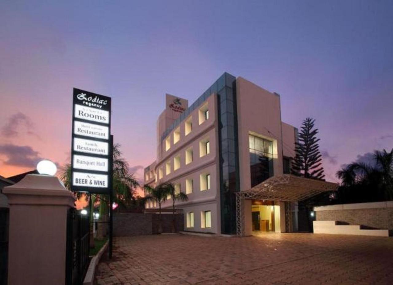Hotel Zodiac Regency 콜람 외부 사진